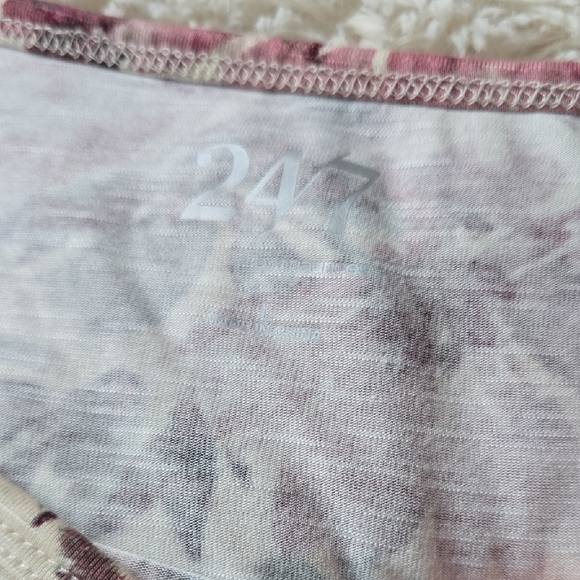 Maurices Pink and Cream Floral Short Sleeve Top - Picture 2 of 5